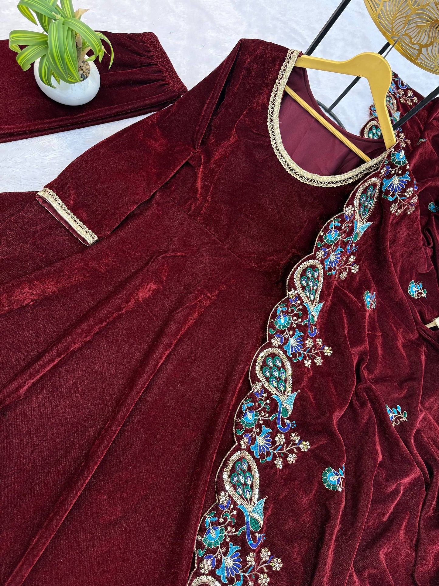 Luxurious 9000 Velvet Kurti Pant Set with Embroidered Dupatta