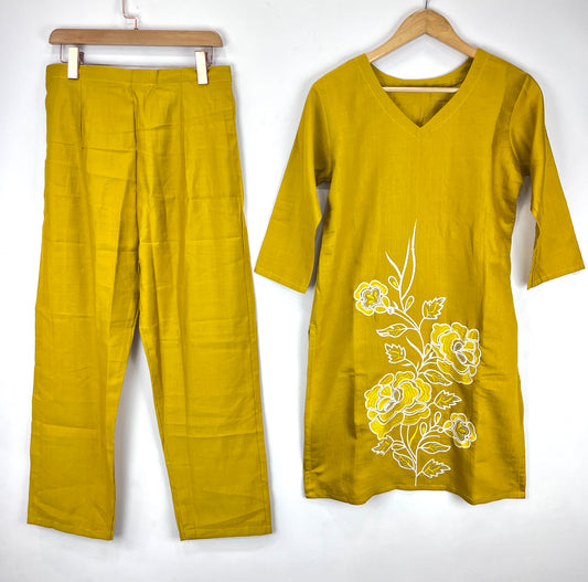 New Wear Pure Vertical Embroidery Thred Work Top Pent