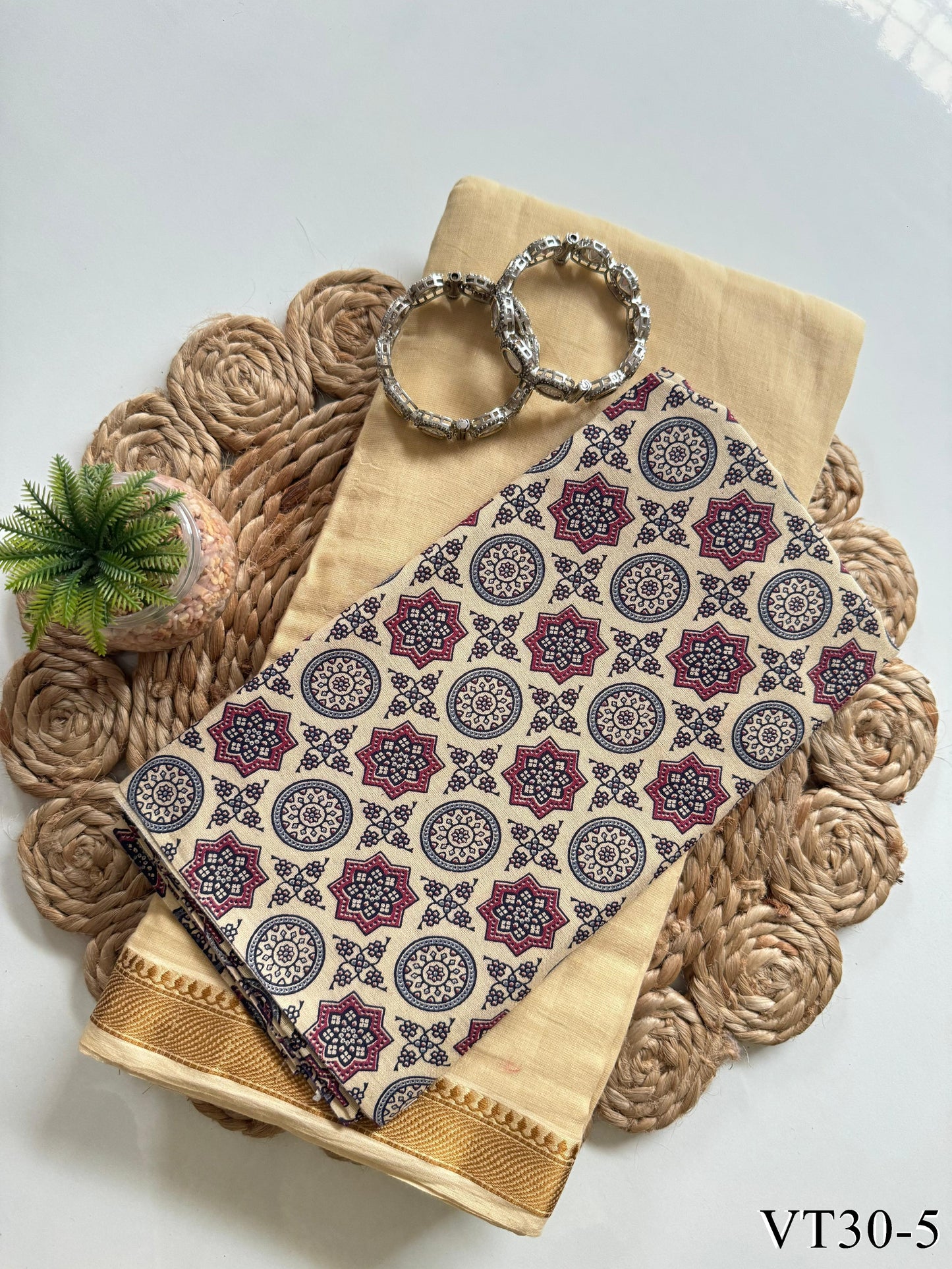 Graceful Resham Mul Cotton Saree