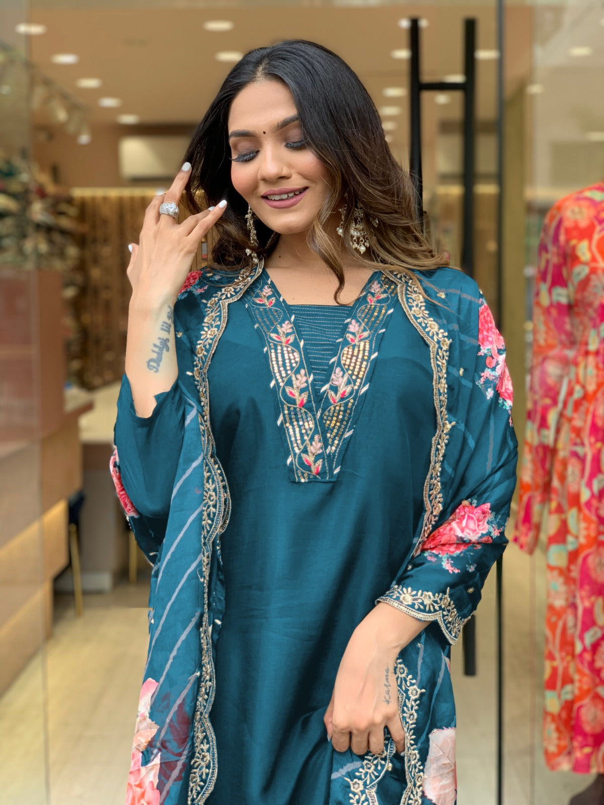 Viscose Rayon With Three Quarter Sleeves And Solid Pattern Top Pent