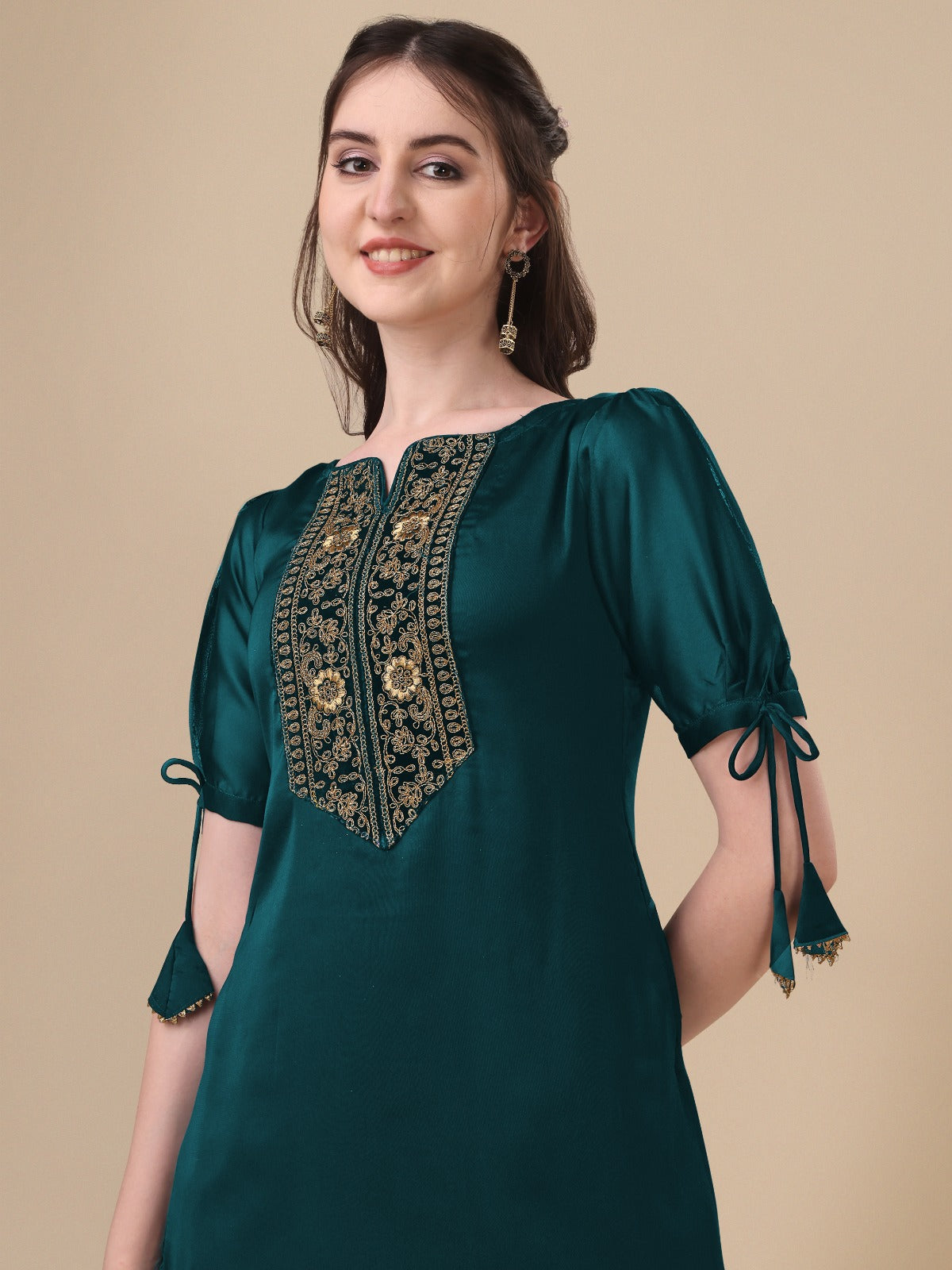 Art Sillk With Embroidery Work And Half Sleev Top Pent