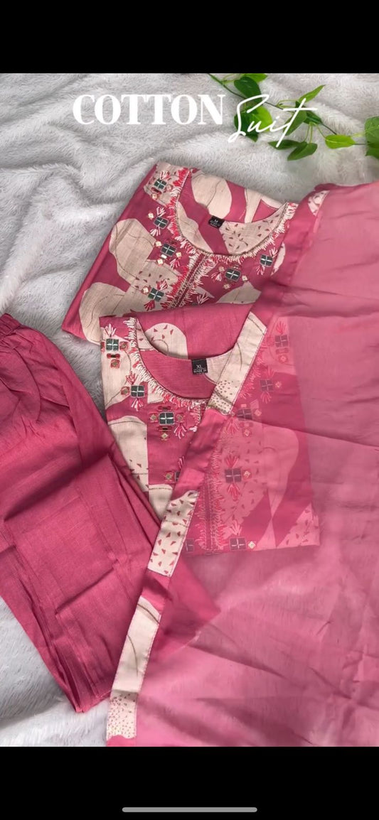 Pink Color Verticle Fabric Mille Foil Work Gown