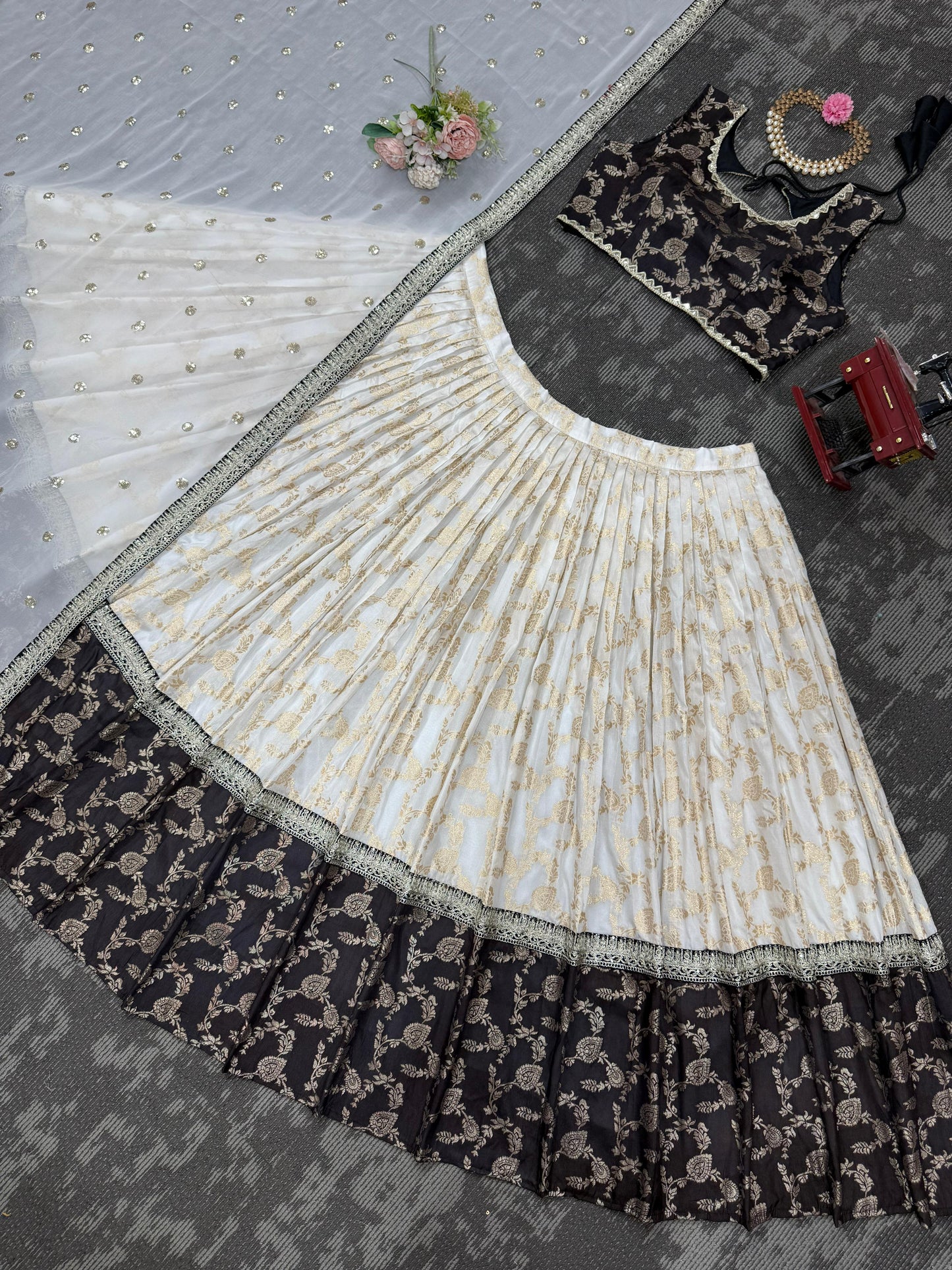 DRESS BAZZAR DESIGNER JACQUARD WEDDING WEAR TRENDY LEHENGA CHOLI