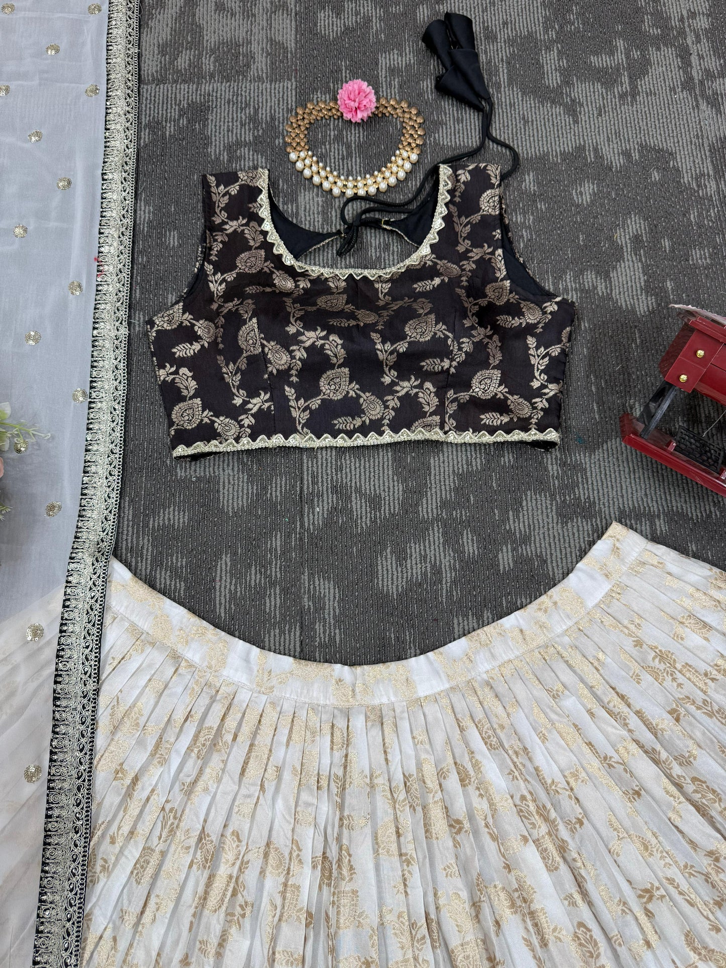DRESS BAZZAR DESIGNER JACQUARD WEDDING WEAR TRENDY LEHENGA CHOLI