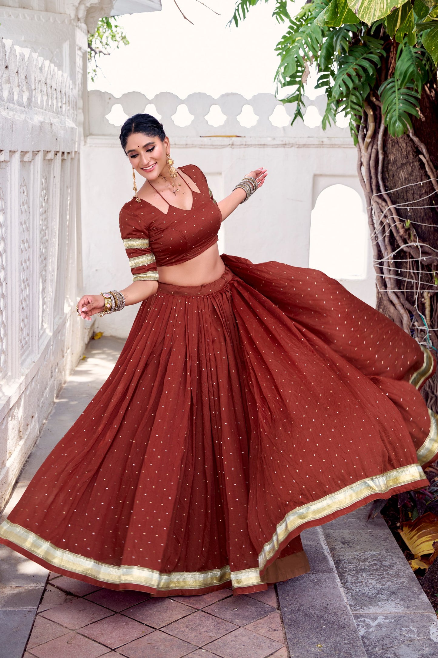 ELEGANT TRADITIONAL ETHNIC WEAR FOR WOMEN CHANDERI ZARI WEAVING LEHENGA CHOLI