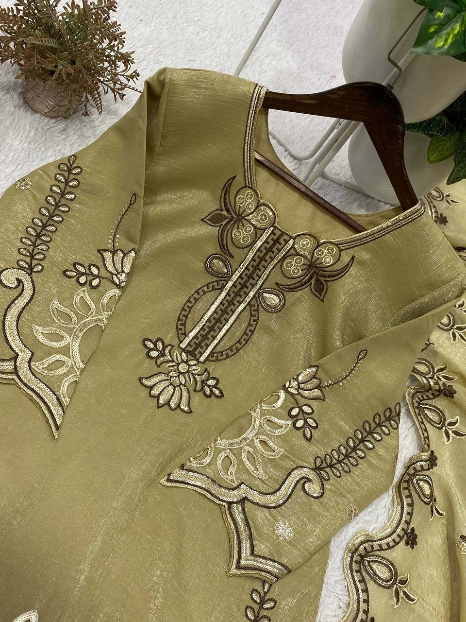 Crunchy Embroidered Plazzo Suit Set