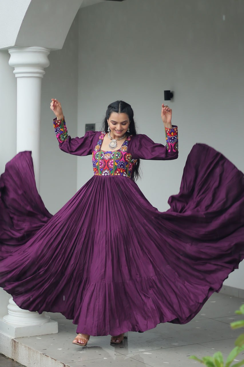 2025 NAVARATRI GOWN KUTCHI GAMTHI WORK WITH 12 METER FLAIR GOWN
