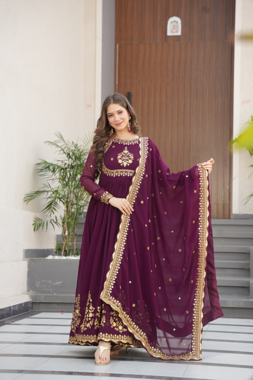 TRENDING WOMNE'S SPECIAL VIRAL DESIGNER SUMMER WEDDING GOWN