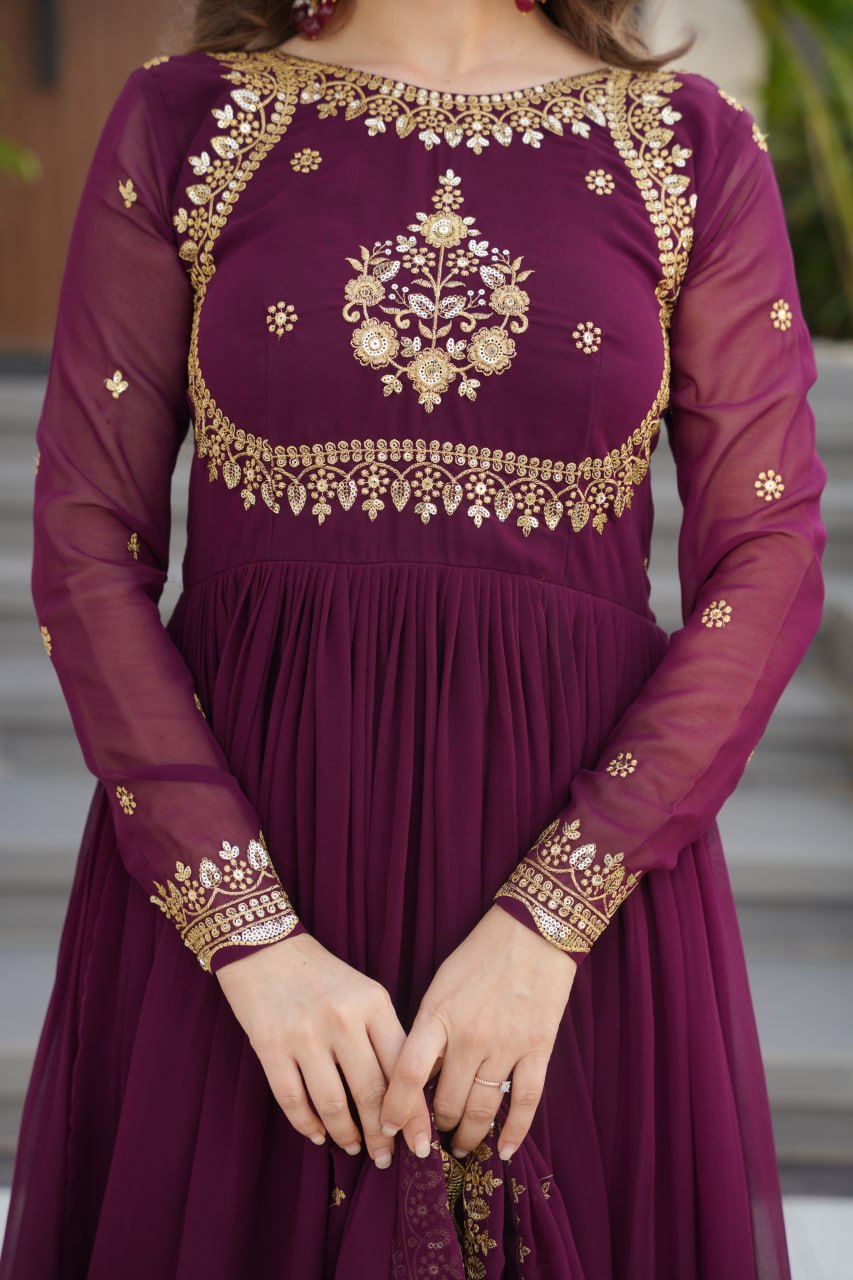 TRENDING WOMNE'S SPECIAL VIRAL DESIGNER SUMMER WEDDING GOWN