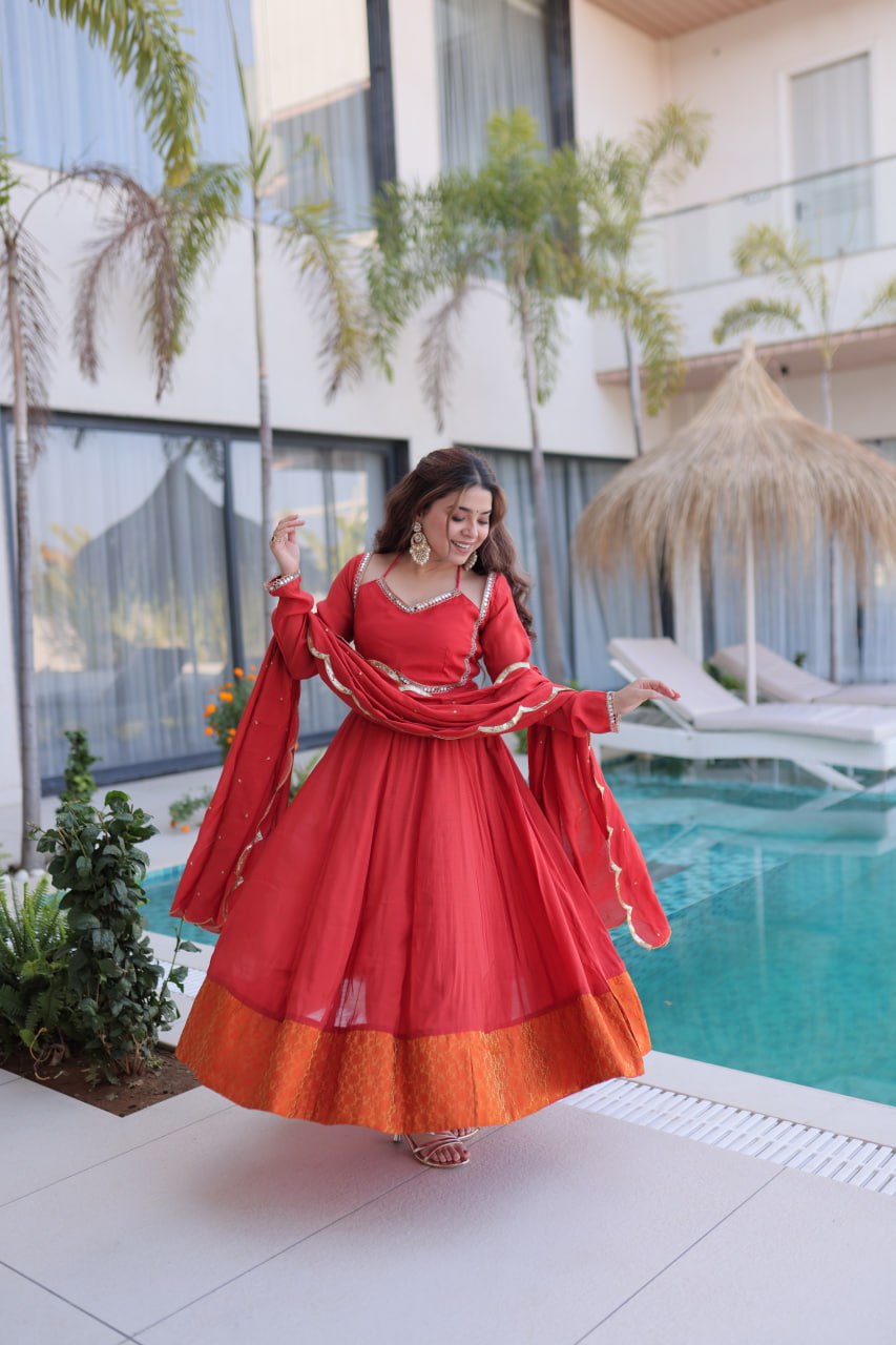 vBeautifull Mul Chanderi Fabric With Mirror Lace Work Kurti Pent