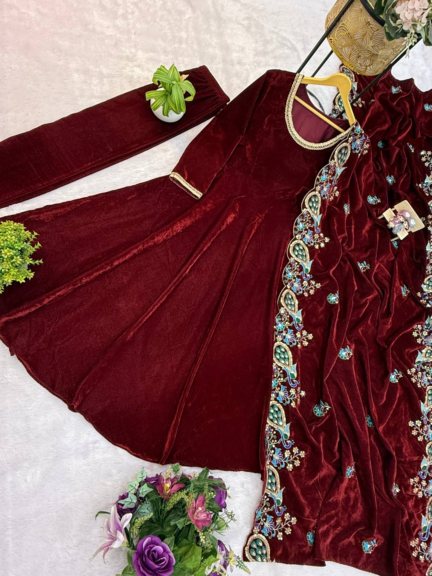 Luxurious 9000 Velvet Kurti Pant Set with Embroidered Dupatta