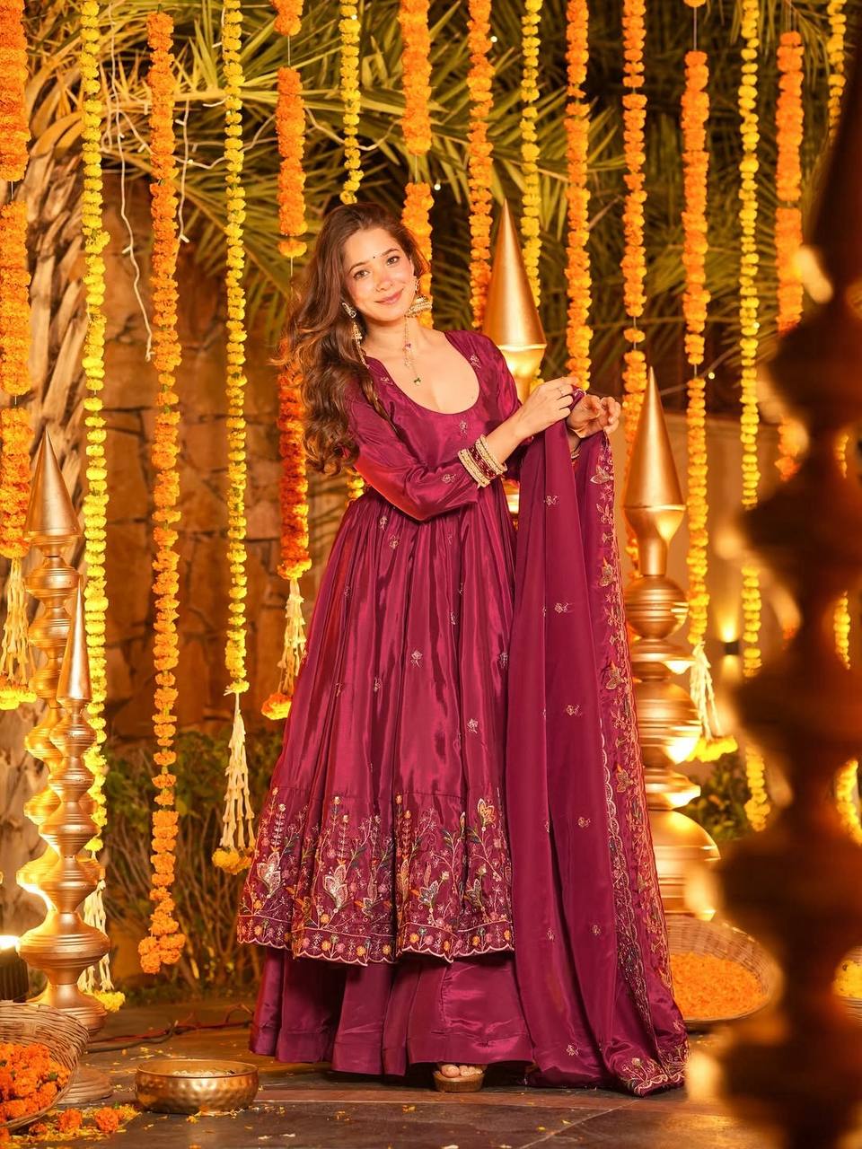 Natural Beautifull Crep Silk With Thread And Sequience Work Anarkali