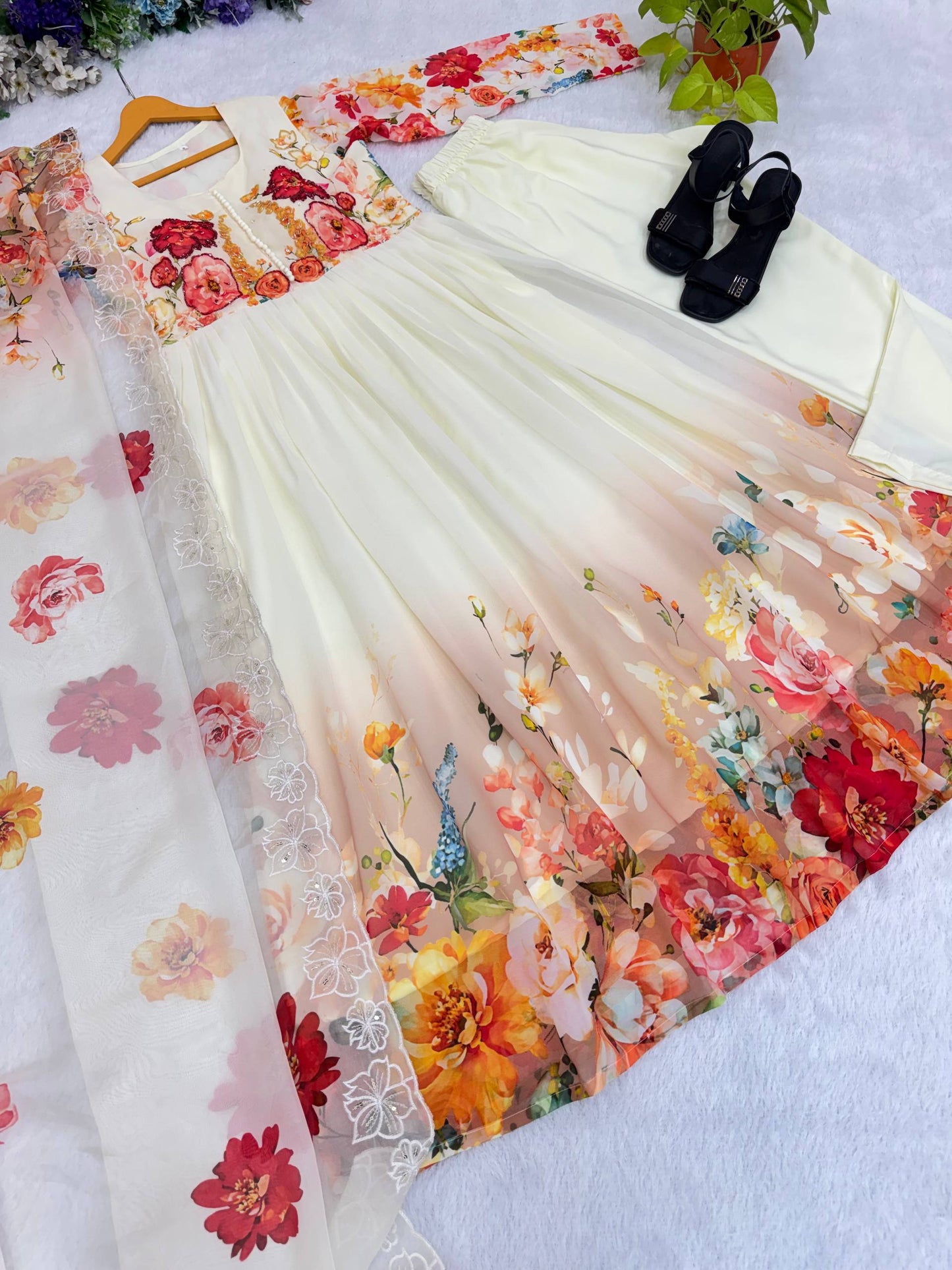 Beautifull Fox Georgette Hand Neck Work Gown