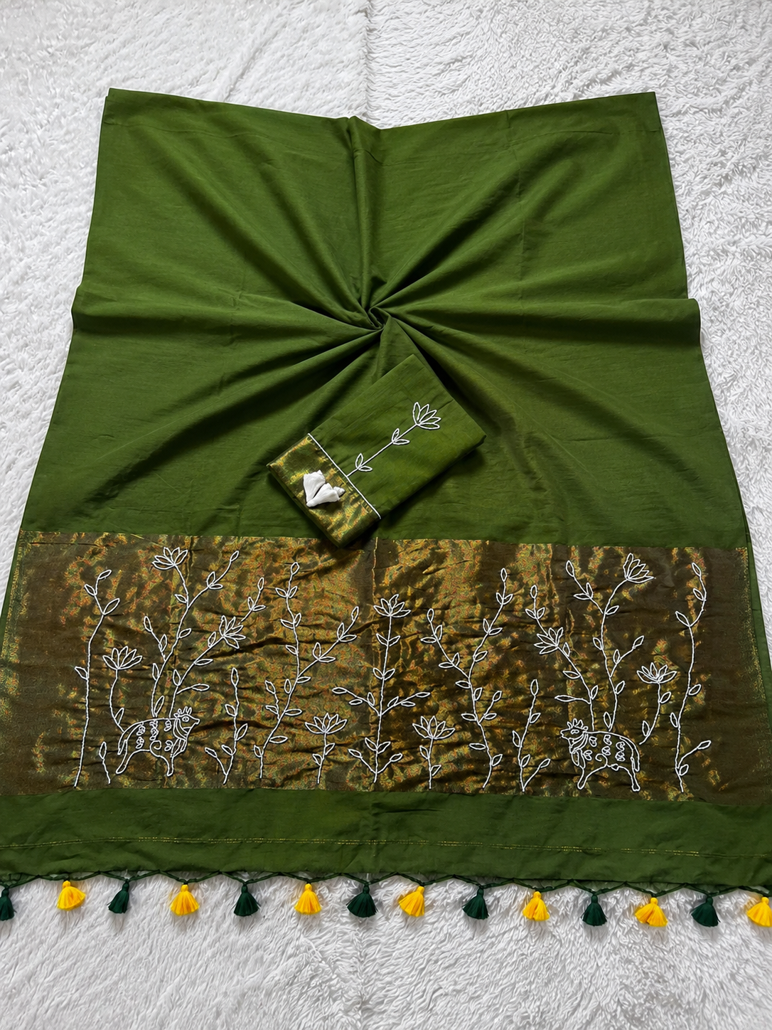 Pure Loom Cotton Cut Dana Saree Set