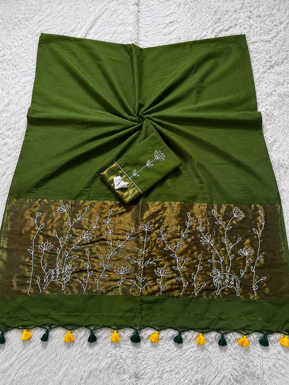 Pure Loom Cotton Cut Dana Saree Set
