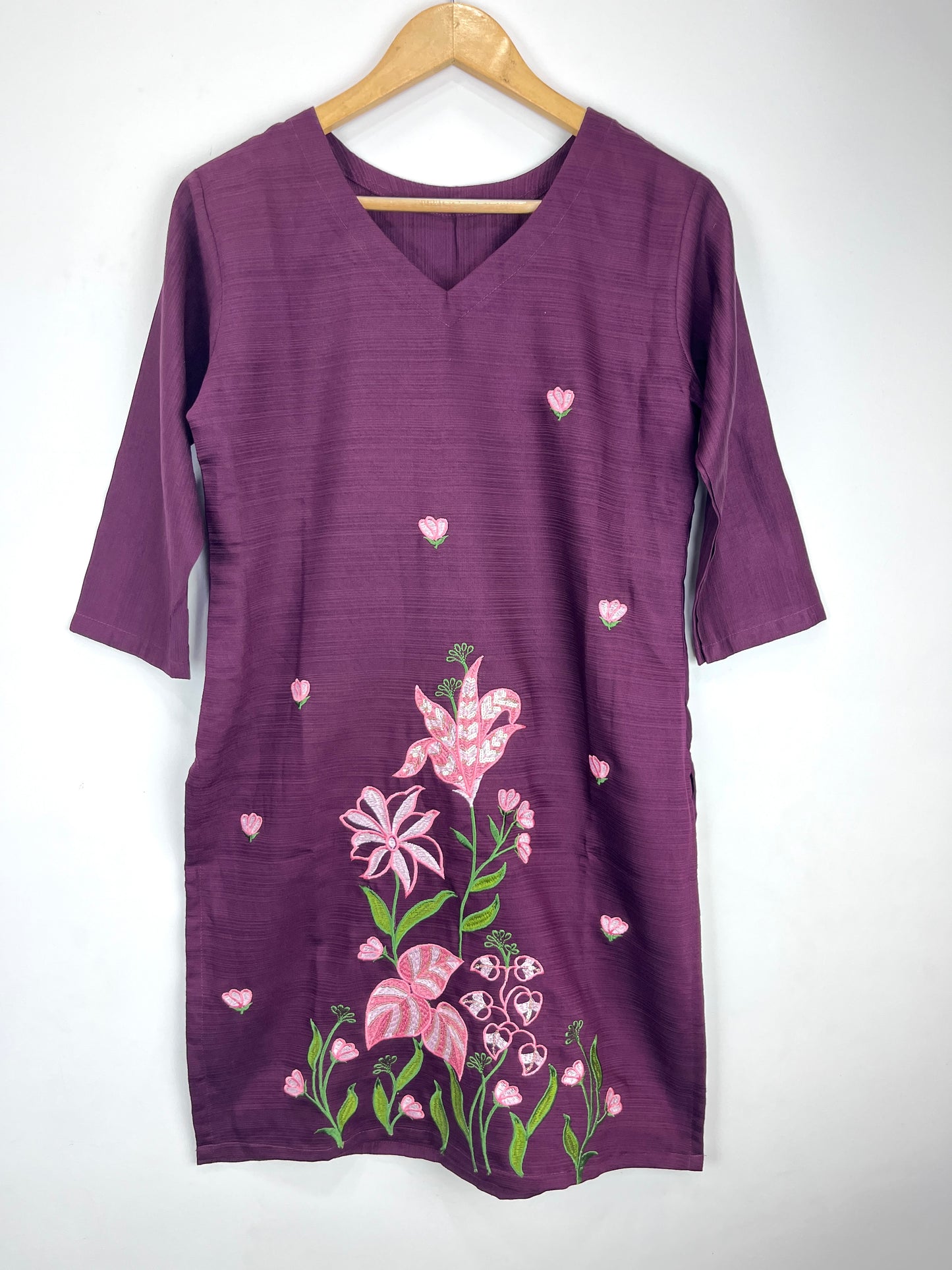 New Wear Pure Vertical Embroidery Thred Work Top Pent