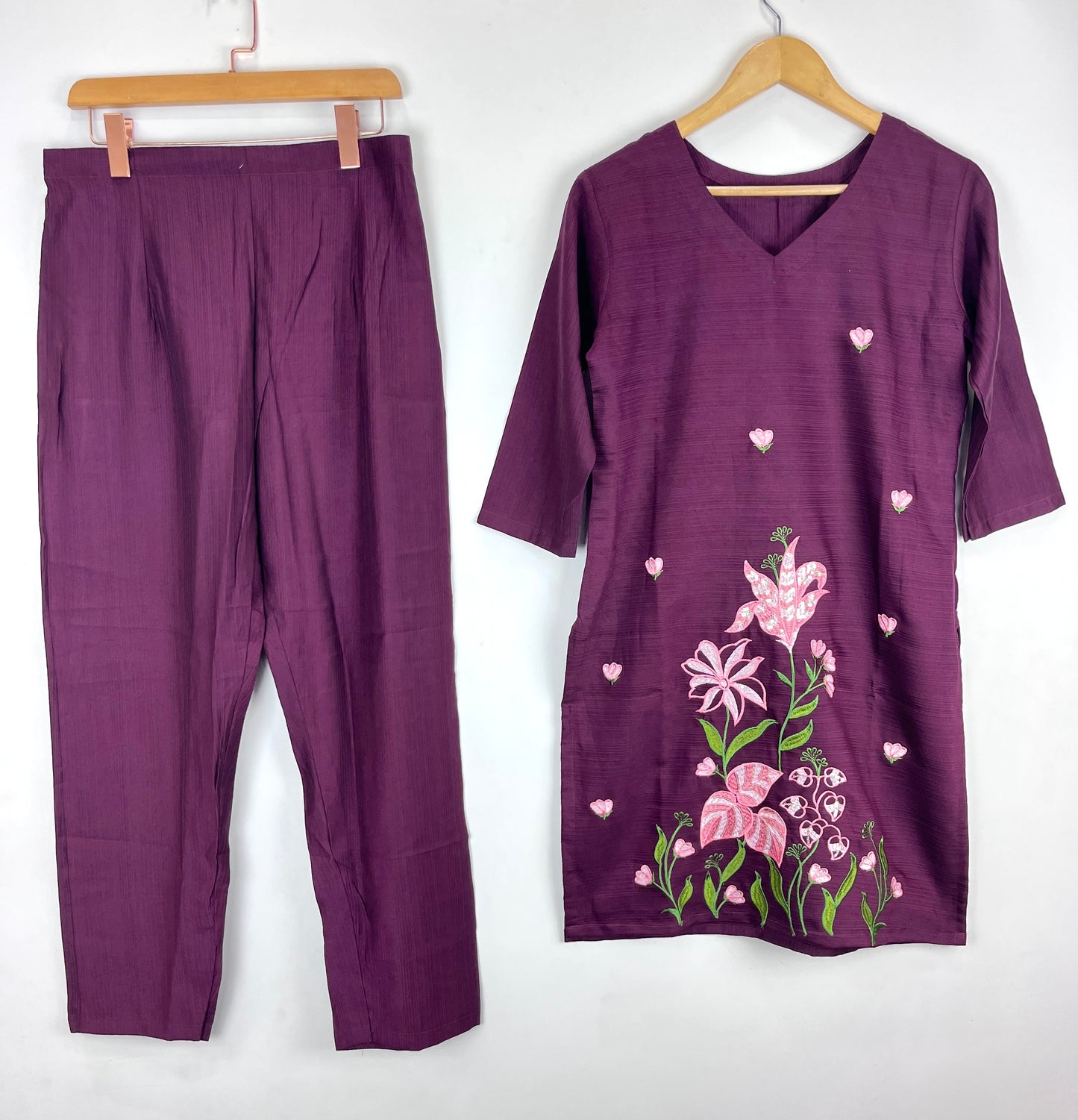 New Wear Pure Vertical Embroidery Thred Work Top Pent