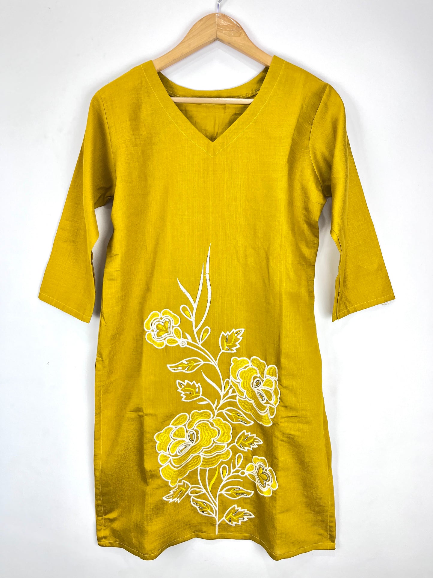 New Wear Pure Vertical Embroidery Thred Work Top Pent