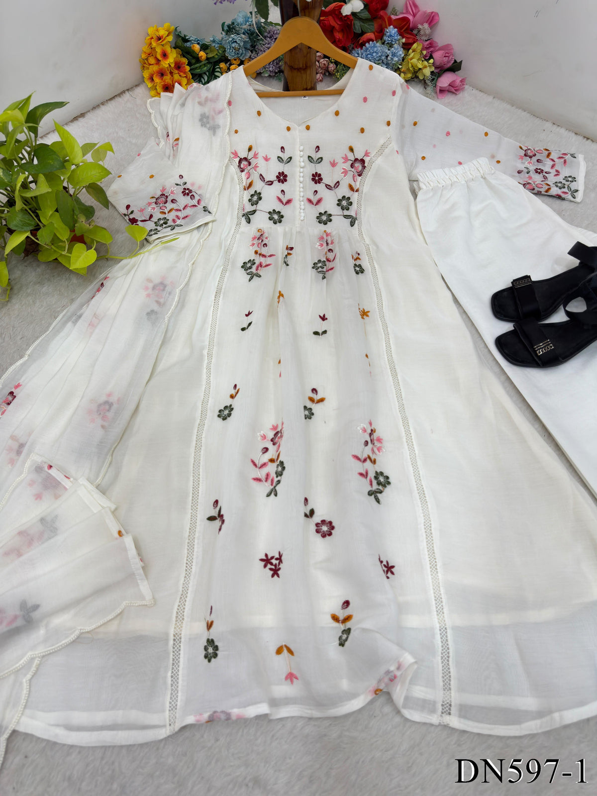 Beautifull Mul Chanderi With Embroidery Work Top Pent