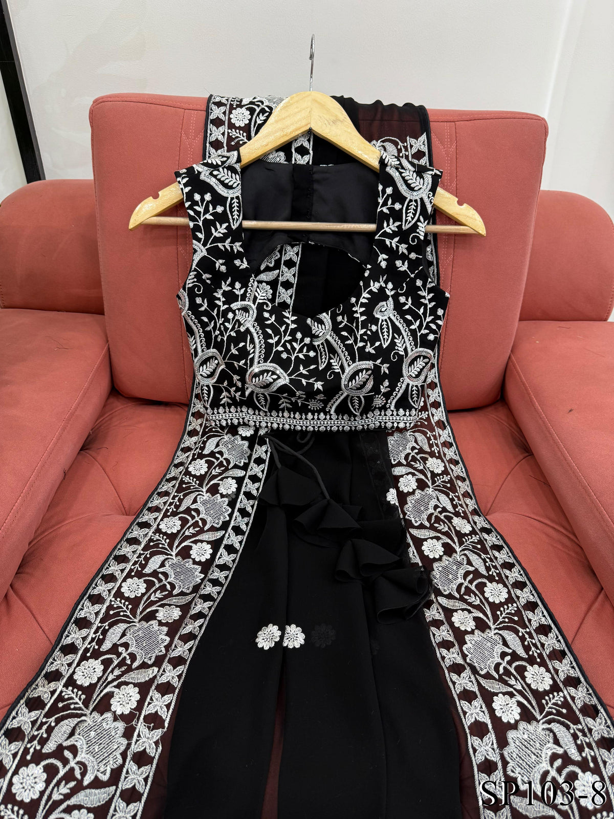 Beautifull Faux Georgette Elegent Embroidery Work Saree