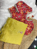 Beautifull Gold Crush With Hand Khatli Work Saree