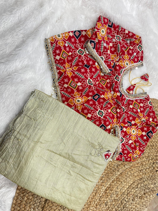 Beautifull Gold Crush With Hand Khatli Work Saree