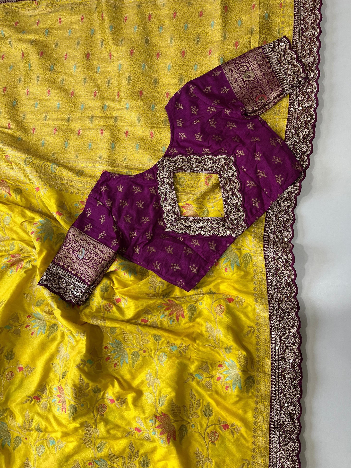 Beautifull Dolla Silk With Meenakari Zari Work Saree