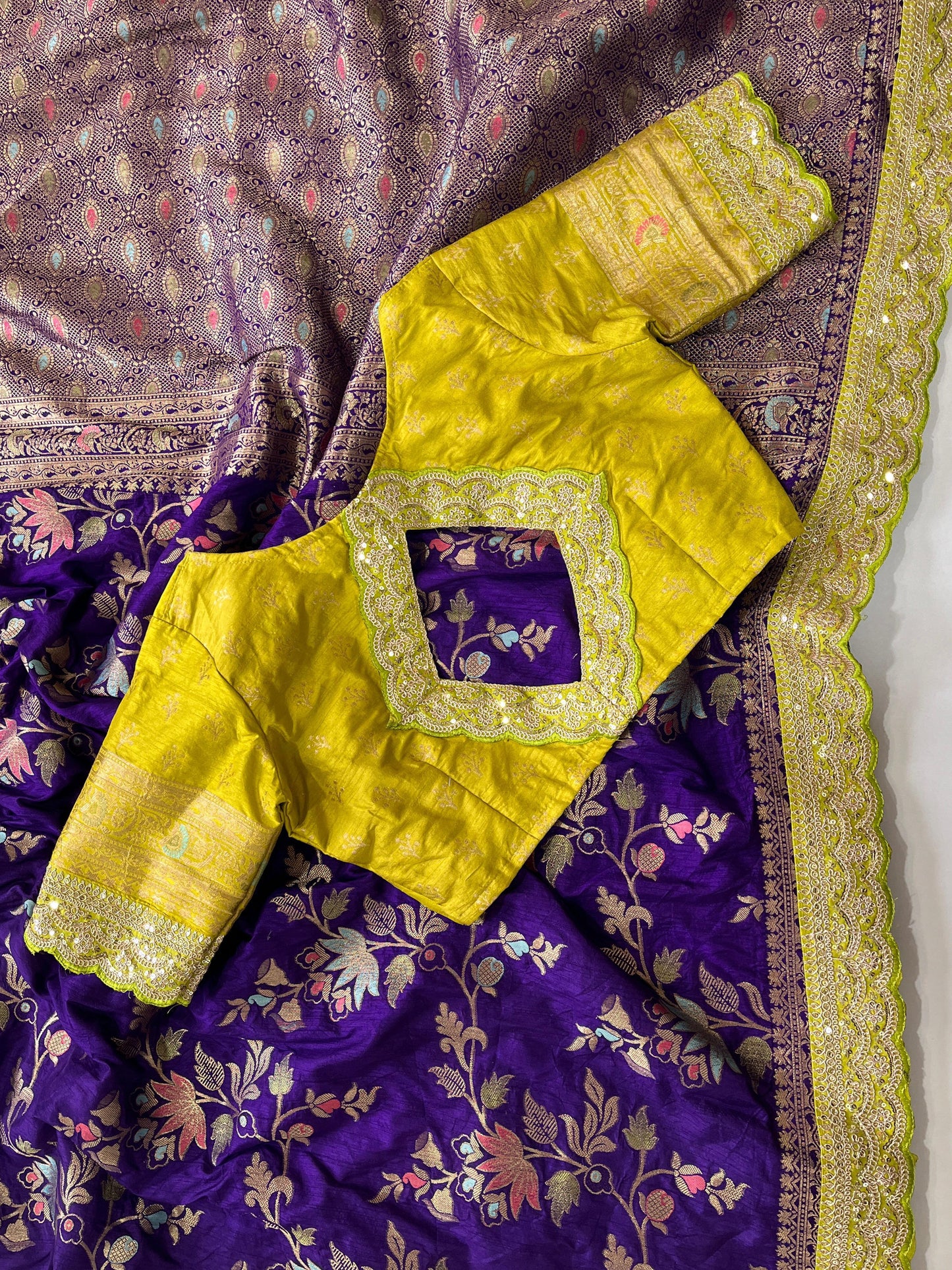 Beautifull Dolla Silk With Meenakari Zari Work Saree
