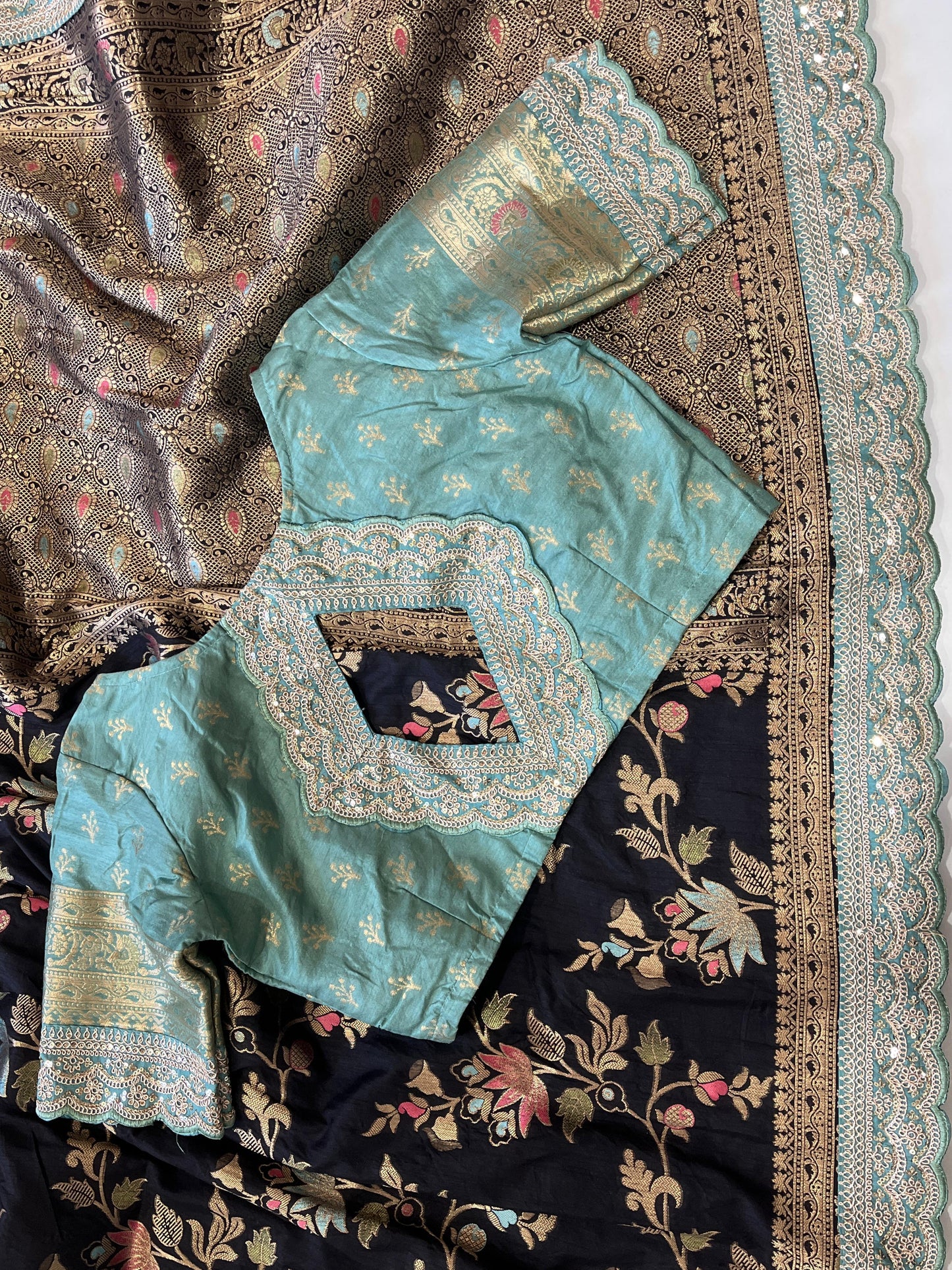 Beautifull Dolla Silk With Meenakari Zari Work Saree