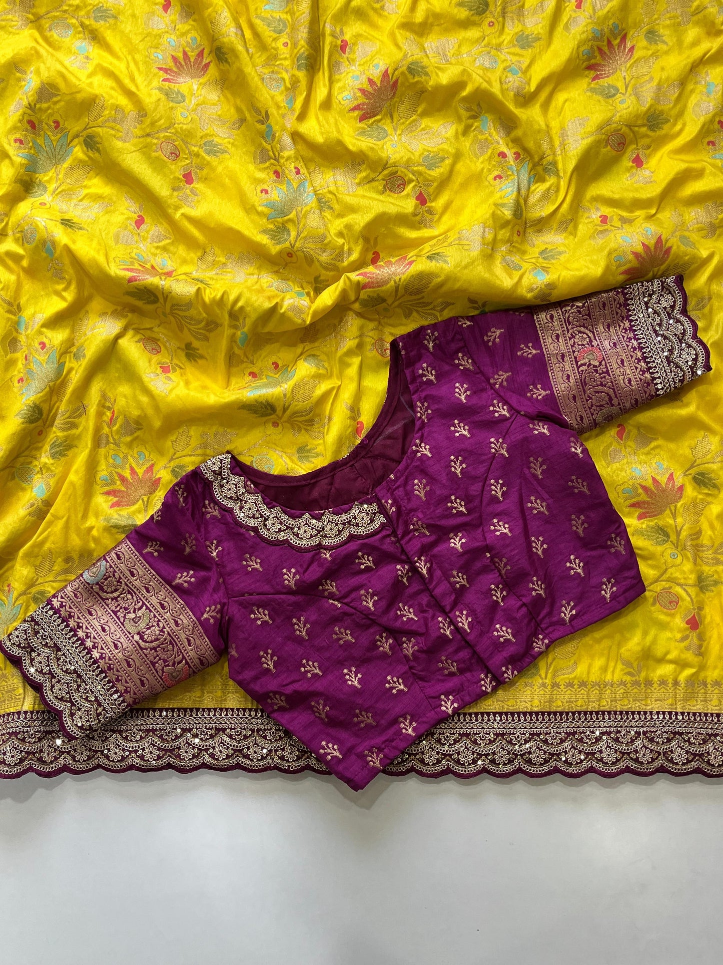Beautifull Dolla Silk With Meenakari Zari Work Saree