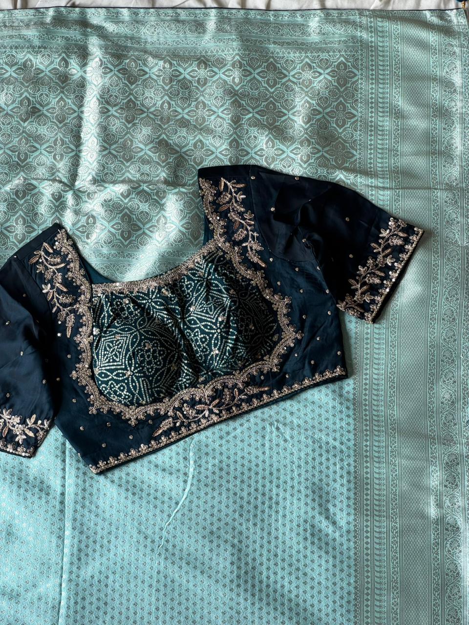 Designer Pure Banarasi Saree With Weaving Motifs & Contrast piping saree
