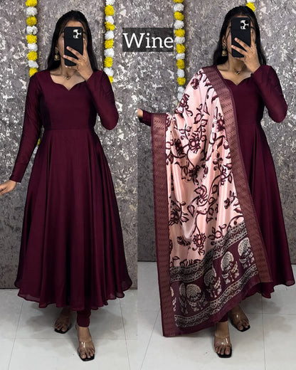 Blooming Vichithra Silk Kalamkari Dupatta Gown