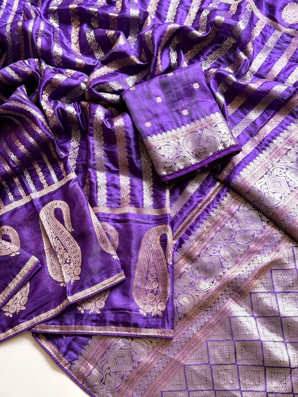 Rich Jacquard Zari Mango Weaving Work Saree