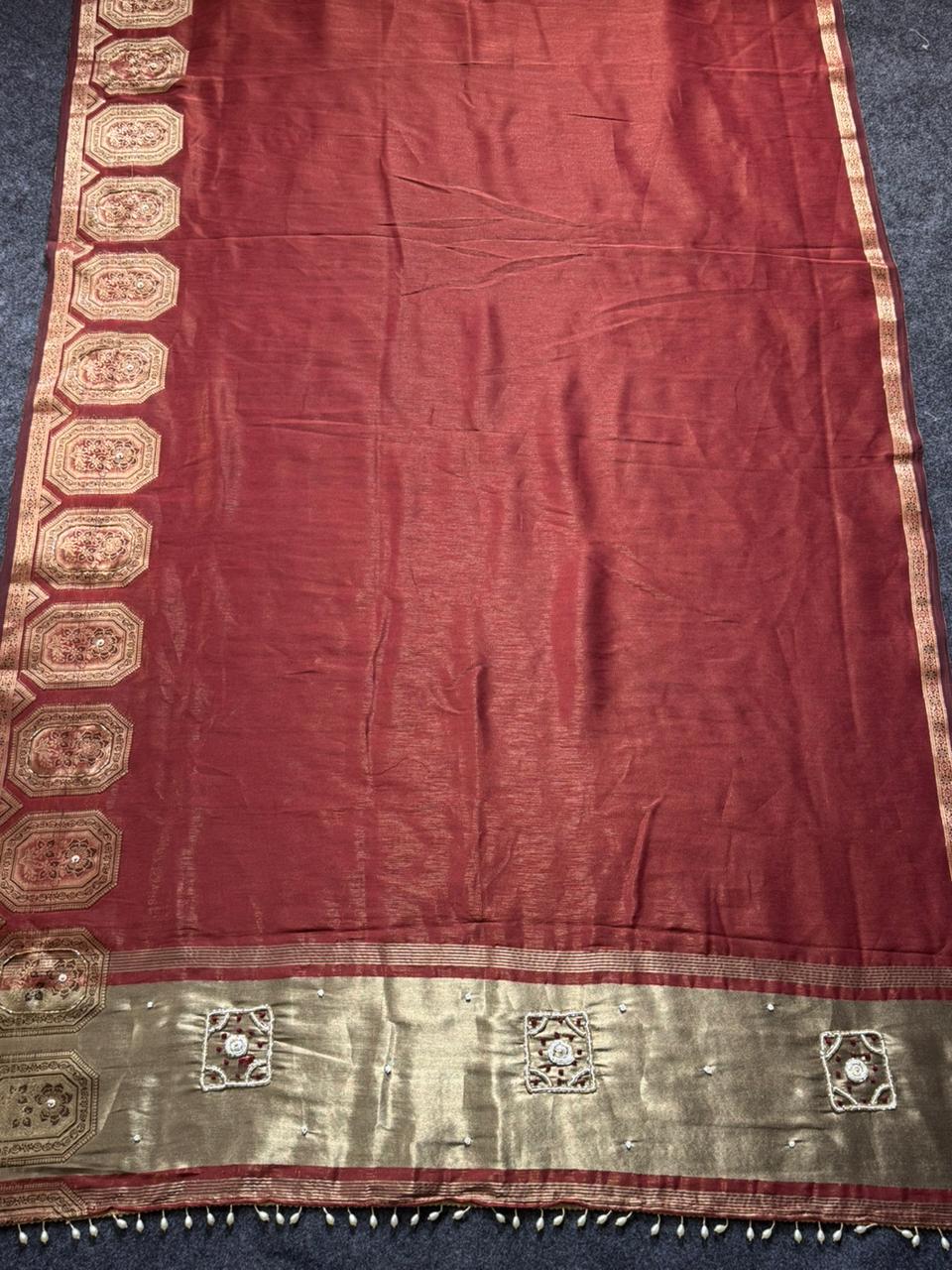 Beautifull Simmer Tissue Fabric Saree