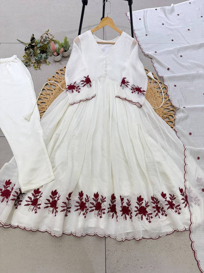 Beautifull Mul Chanderi With Sequience Pipe Work Top Pent