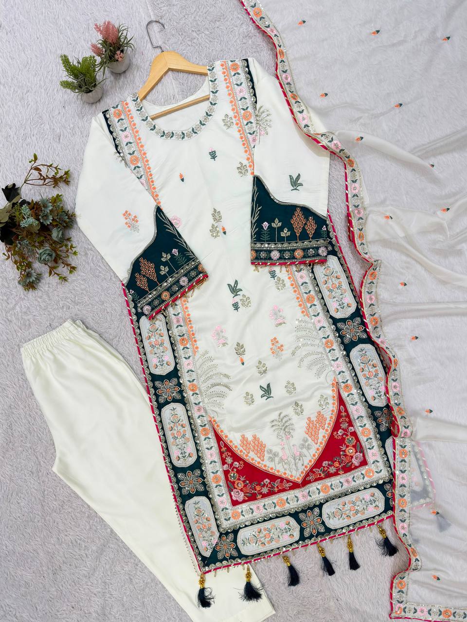 Star Silk Sequence Embroidery Applique Work Top Pent