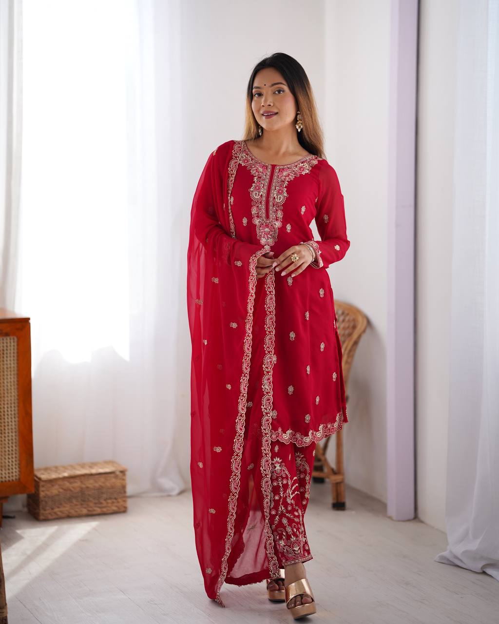 Faux Georgette Thred work Front and Back Both size work Kurti