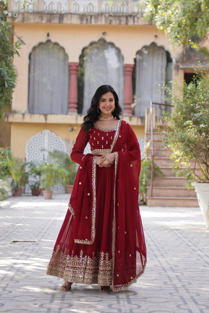 New Design Faux Blooming Embroidery Zari Work Gown