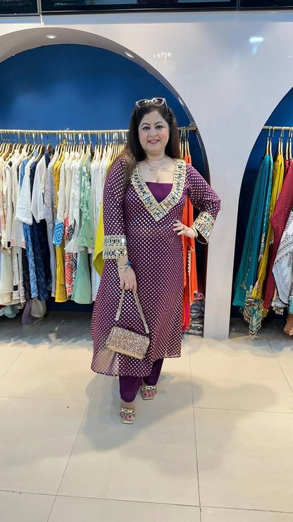 Beautifull Georgette Fabric With Embroidery Real Mirror Work Kurti