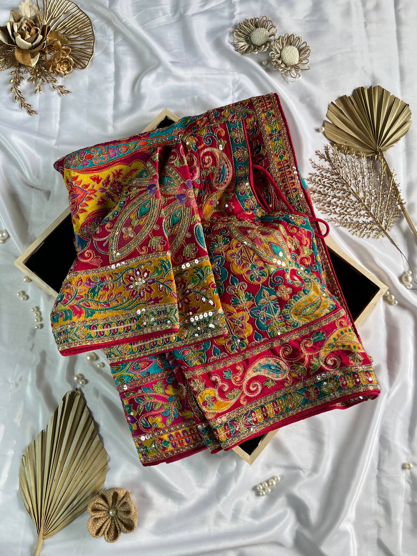 Traditional Look Pure Viscose Wedding Special Saree With Ready Made Blouse