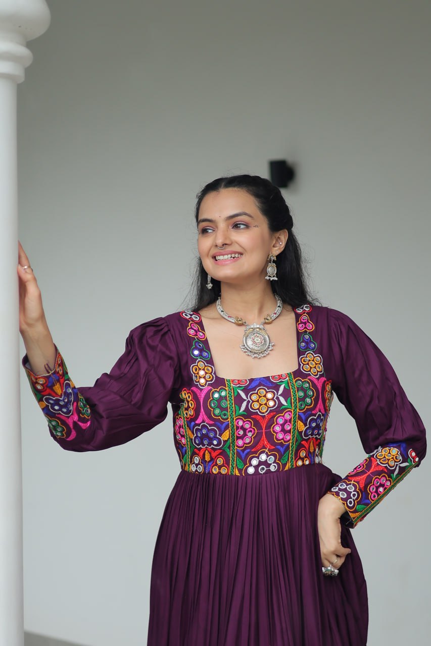 2025 NAVARATRI GOWN KUTCHI GAMTHI WORK WITH 12 METER FLAIR GOWN