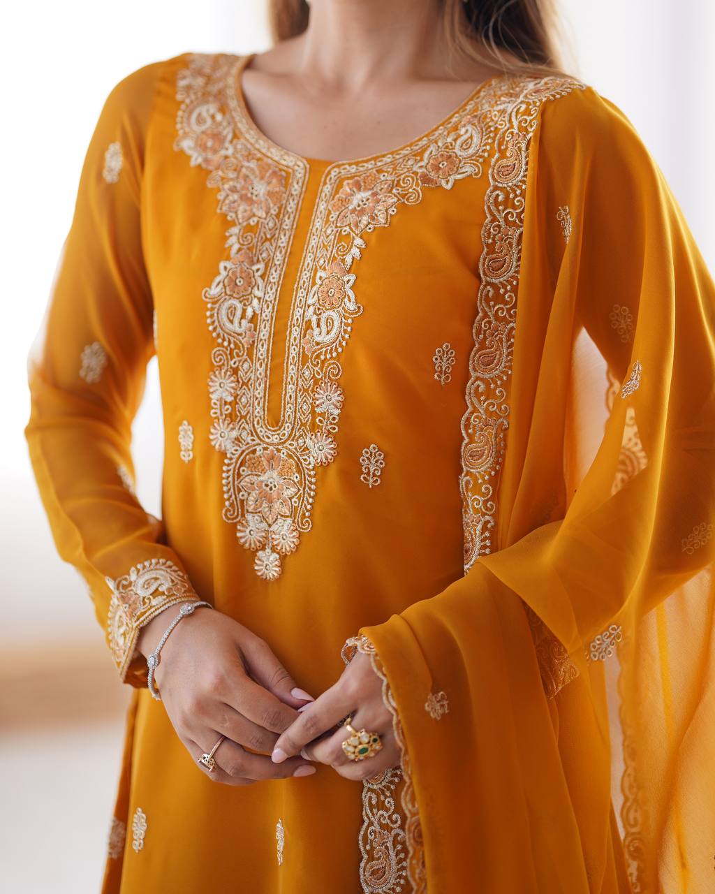 Faux Georgette Thred work Front and Back Both size work Kurti
