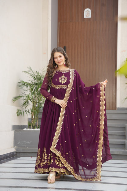 TRENDING WOMNE'S SPECIAL VIRAL DESIGNER SUMMER WEDDING GOWN