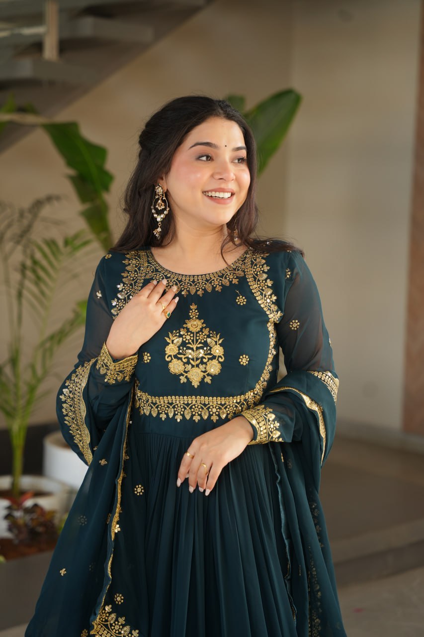TRENDING WOMNE'S SPECIAL VIRAL DESIGNER SUMMER WEDDING GOWN